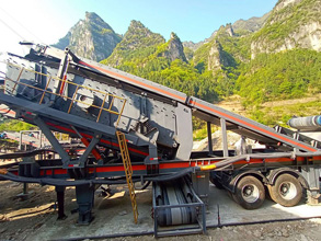 日产12000吨黄岗岩履带移动式制砂机